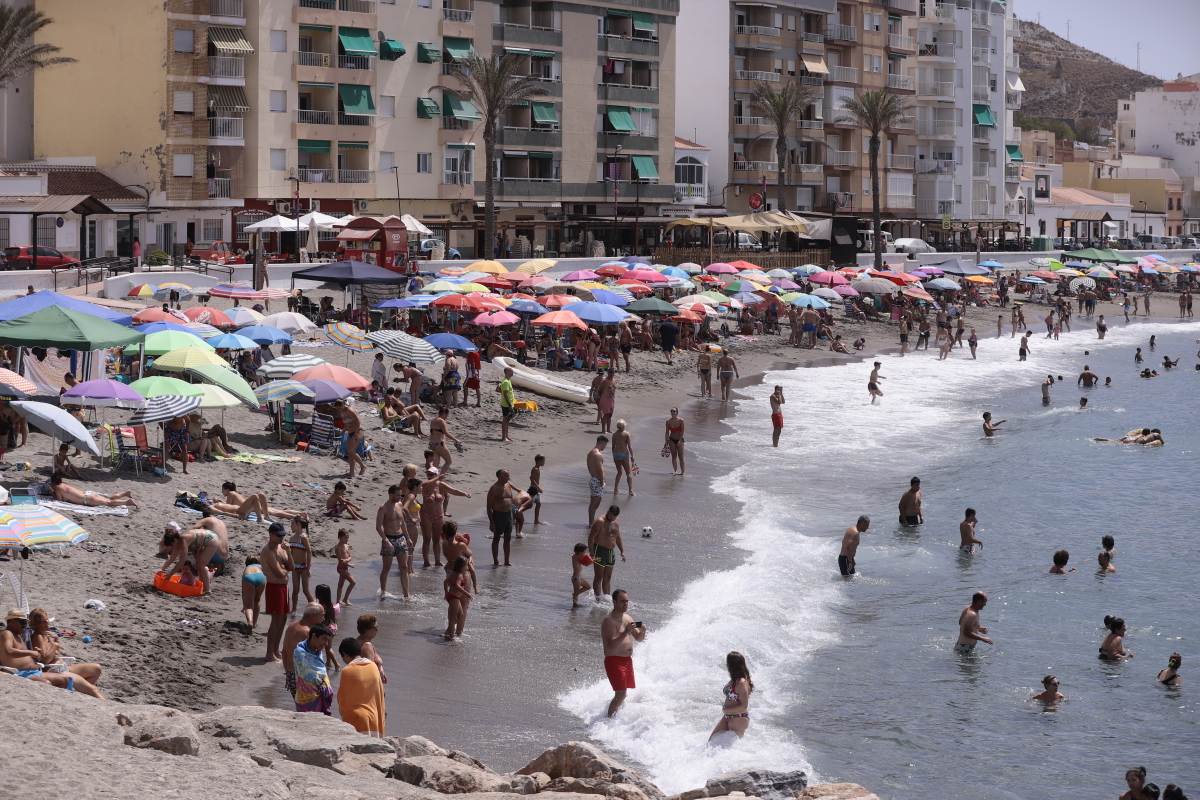 Fotos: Domingo de playa por todo lo alto en la Costa granadina