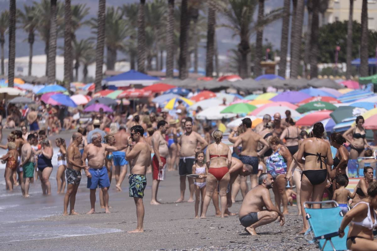 Fotos: Domingo de playa por todo lo alto en la Costa granadina