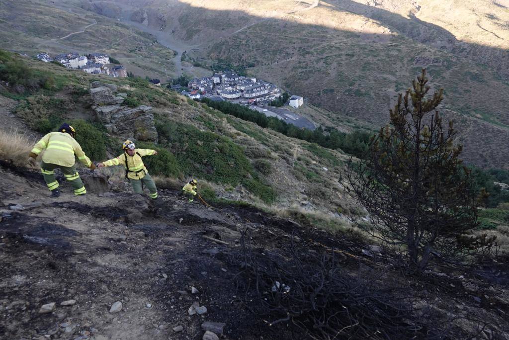 Fotos: Visitamos el lugar del incendio en Pradollano