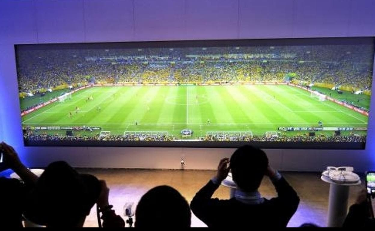 Fútbol en televisión: Dónde ver los partidos de La Liga: guía de todas las competiciones y ofertas | Ideal