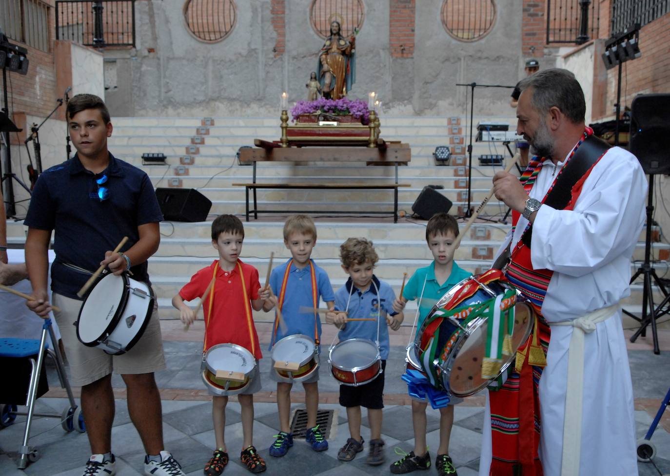 En la localidad ha procesionado por primera vez la imagen de San Roque