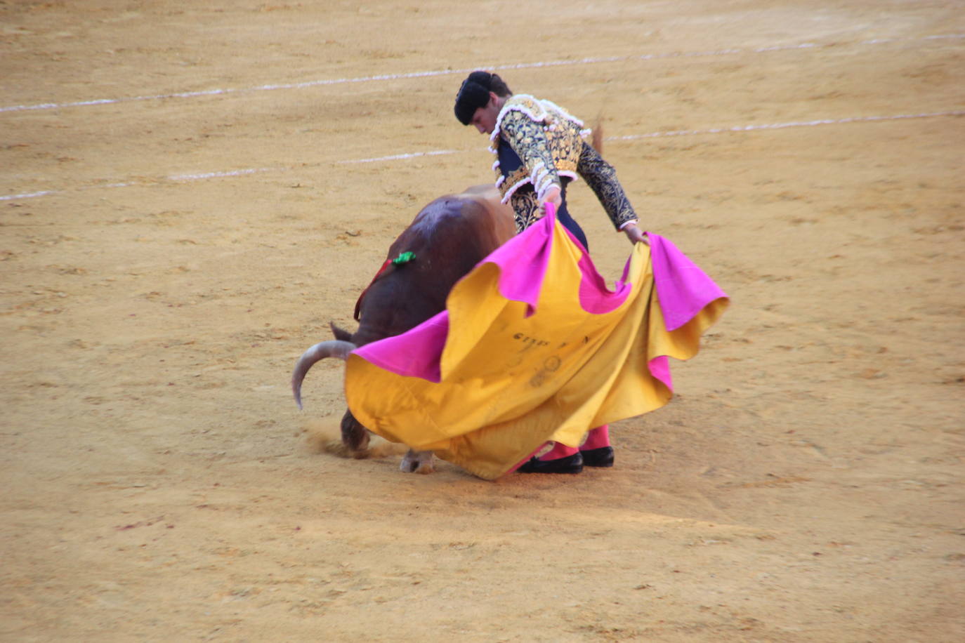 Fotos: La tarde de toros del lunes de Feria en Almería, foto a foto