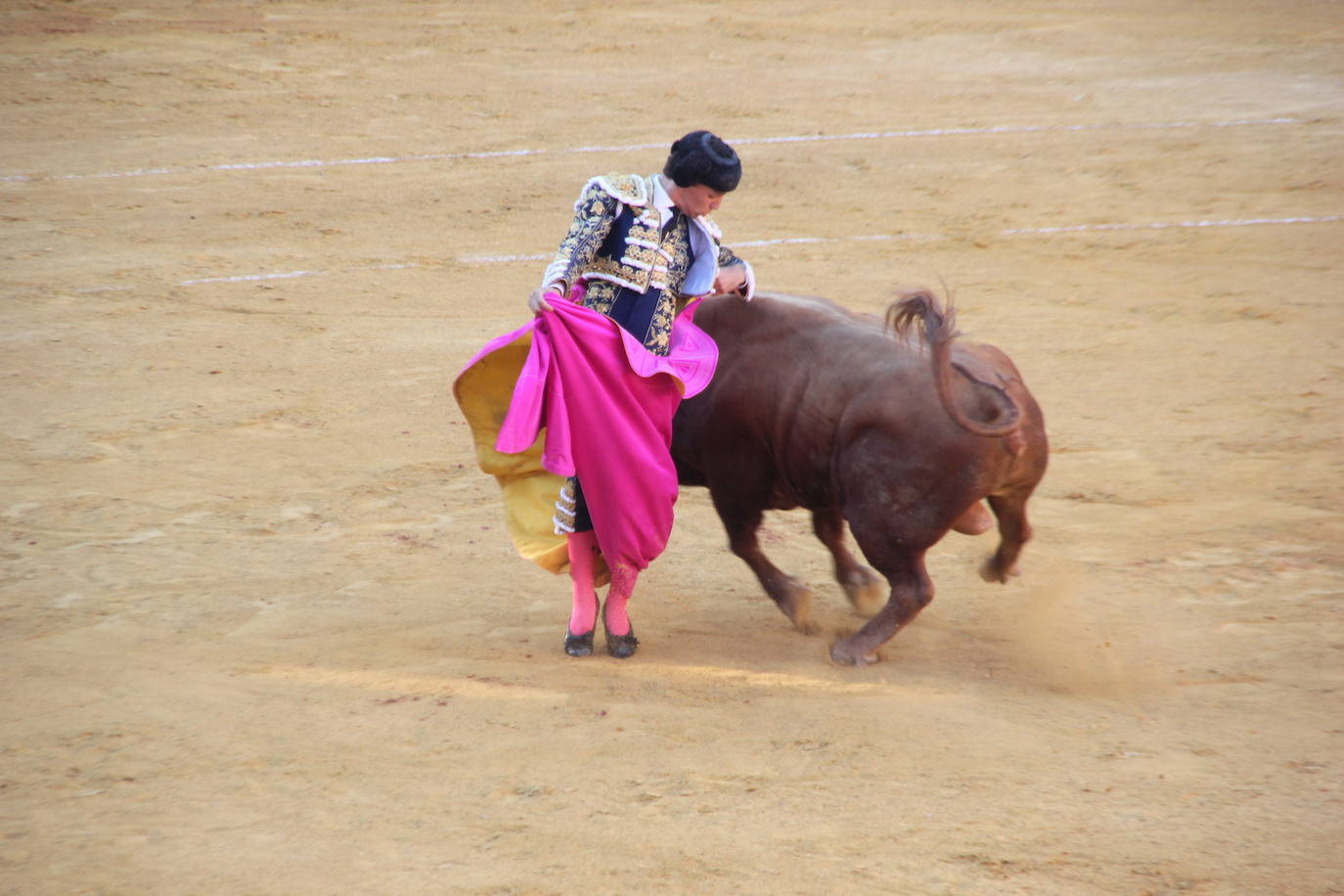 Fotos: La tarde de toros del lunes de Feria en Almería, foto a foto