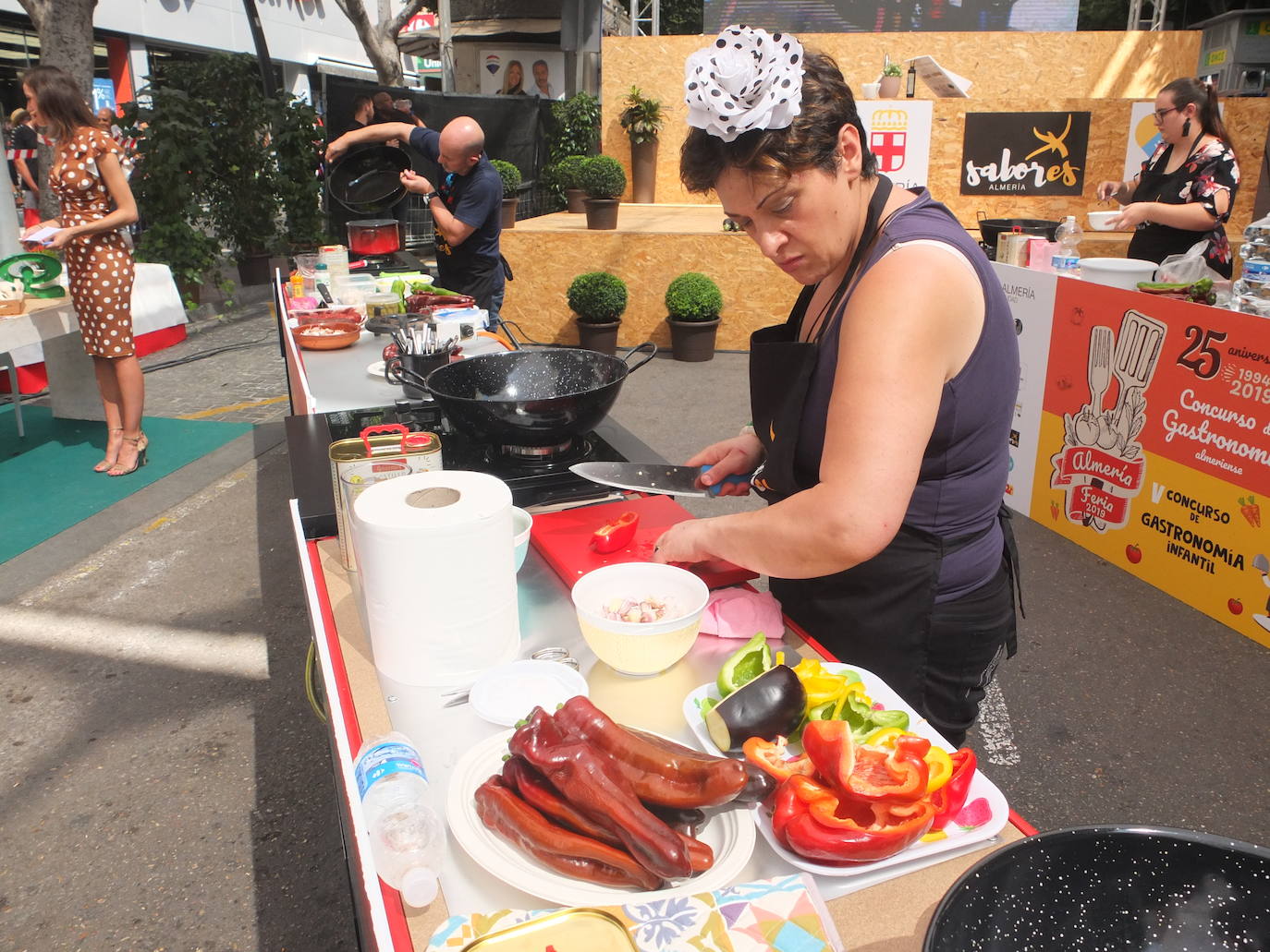 Migas de pan y pavías de Almería llenan el Paseo de la gastronomía