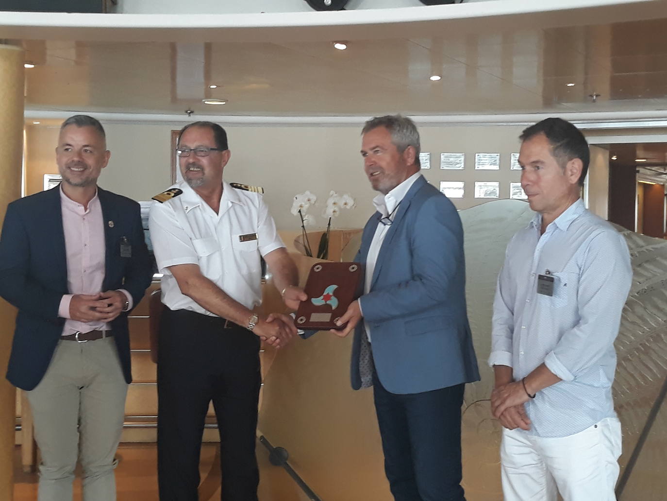 Fotos: Así es el Silver Shadow, el crucero de lujo que está en Motril