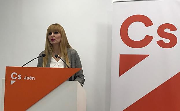 María Cantos ha expresado la postura de su partido. 