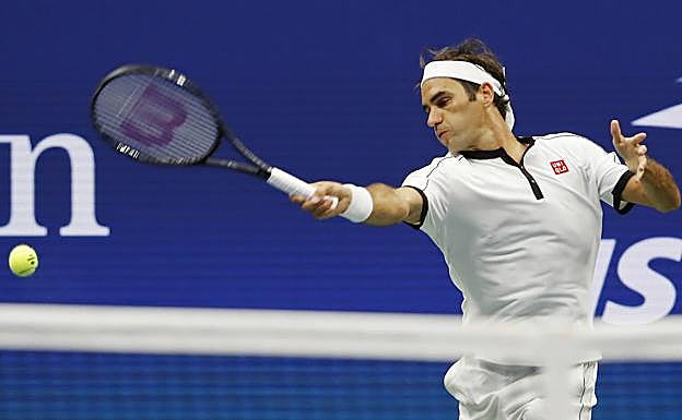Federer pasa a tercera ronda tras ganar al bosnio Dzumhur sin dificultades