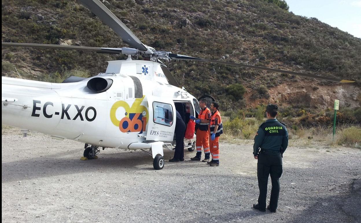 Rescatan a un joven tras sufrir una caída en un paraje de Orcera