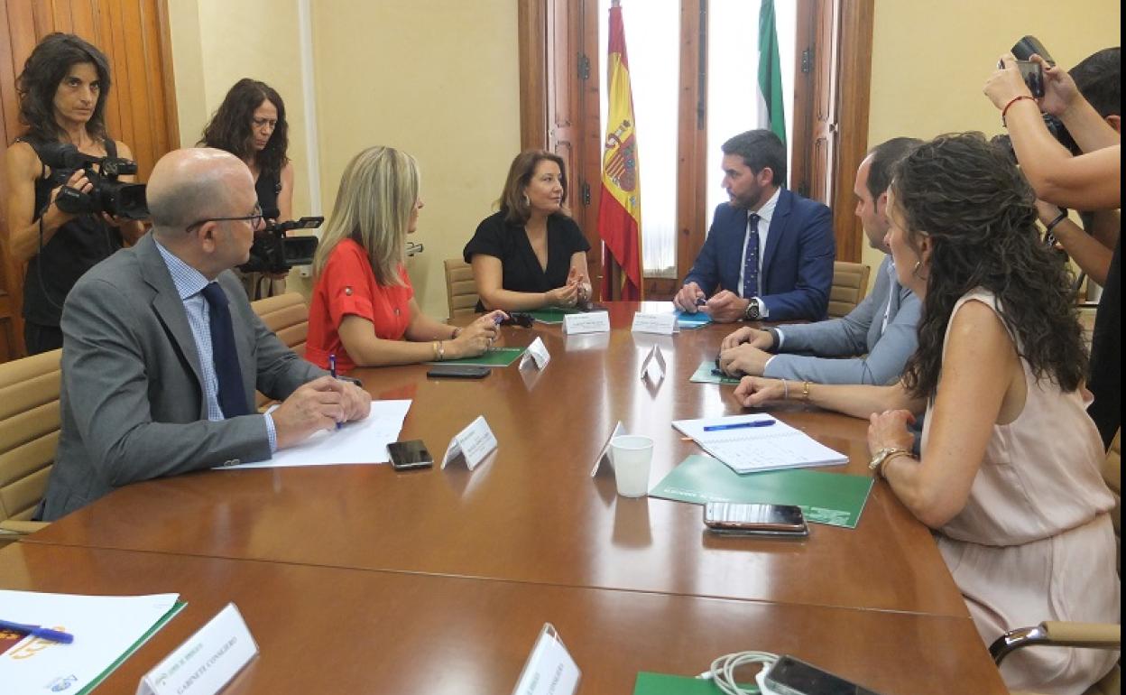 Andalucía y Murcia pedirán una reunión conjunta a Transición Ecológica para preservar el trasvase Tajo-Segura