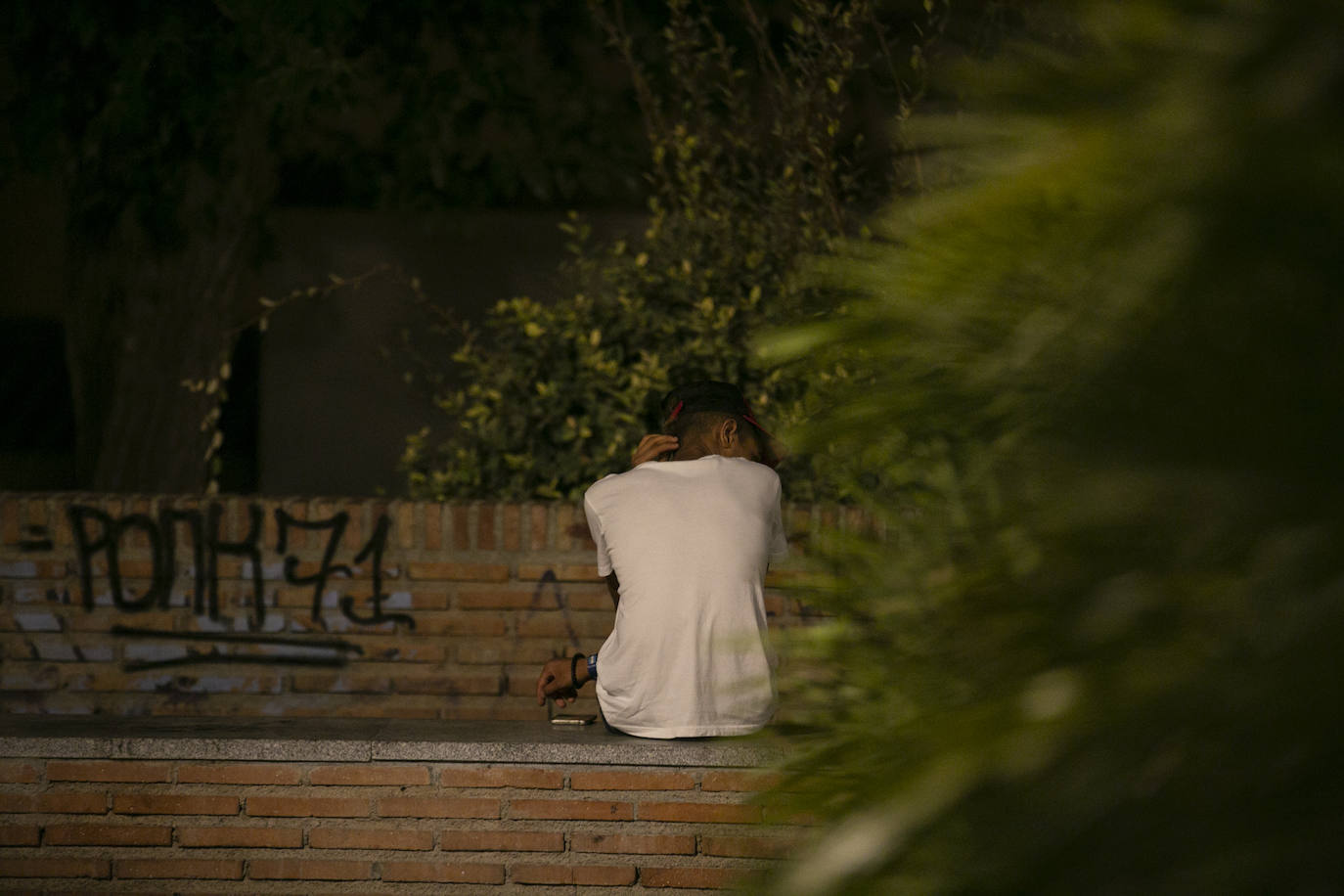 Las calles son territorio de turistas y de los que se aprovechan de ellos, sobre todo cuando cae la noche