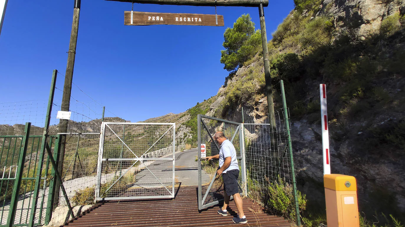 Los animales que quedan se marchan este mes y a partir de ahí se busca una empresa que reviva este parque natural que ahora parece un lugar fantasma