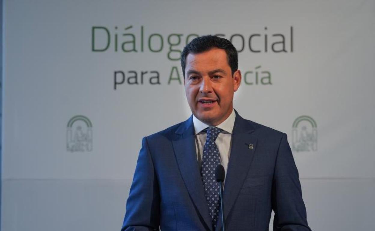 Moreno recupera el formato tradicional de diálogo con la CEA, CC OO y UGT para garantizar la paz social en Andalucía