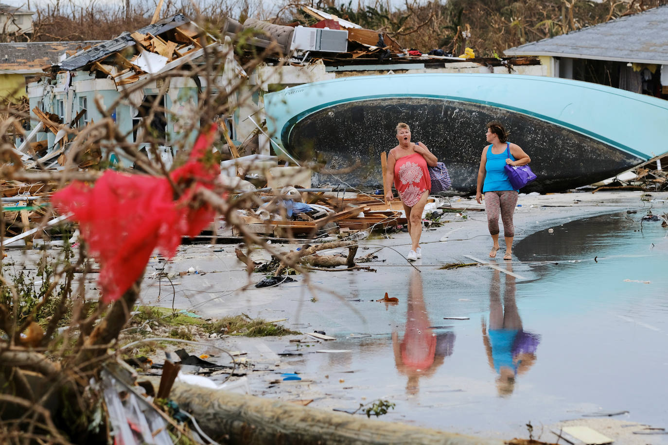 Fotos: Huracán Dorian deja al menos 20 muertos, desvasta Bahamas y hay 70.000 personas necesitan ayuda inmediata