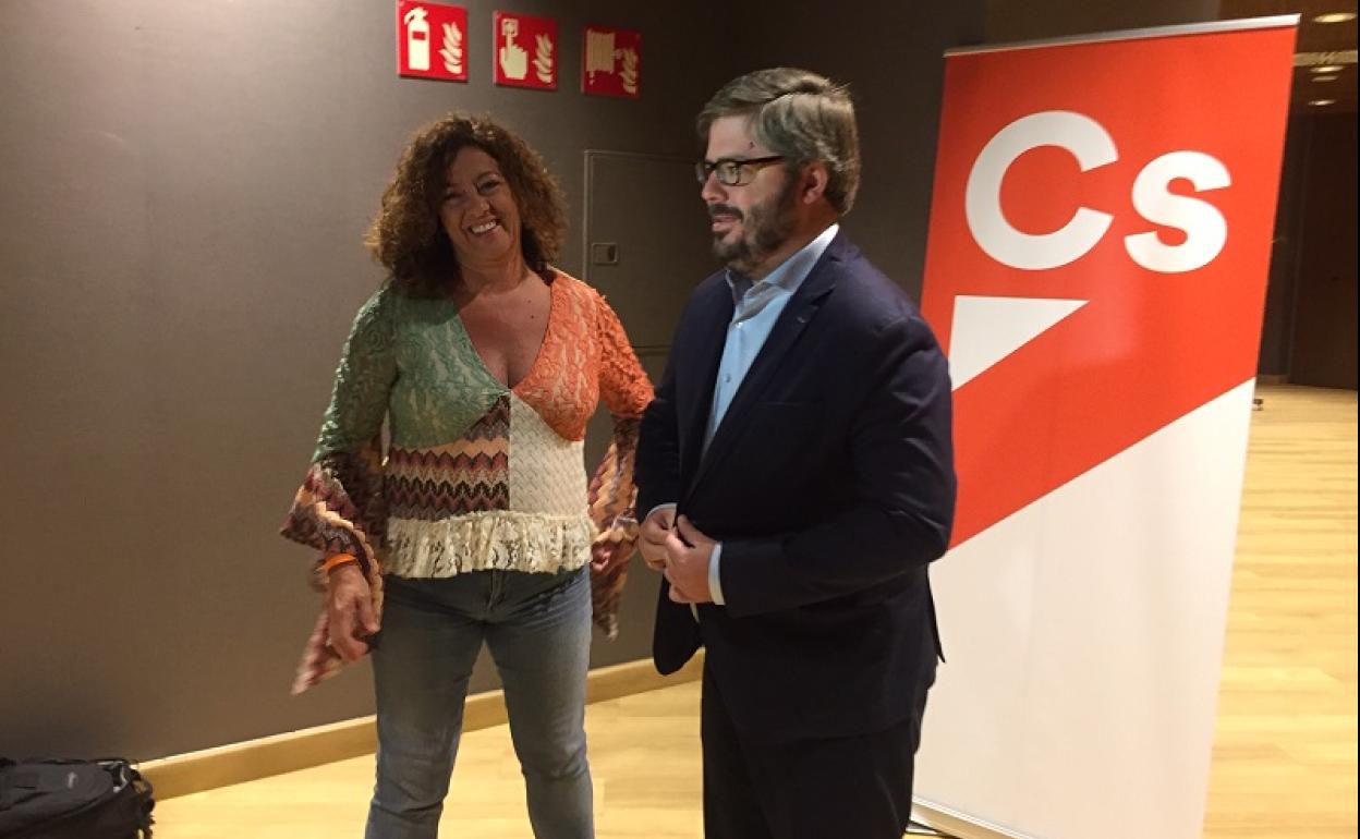 El secretario de organización de Ciudadanos en la asamblea de este partido en Granada. 