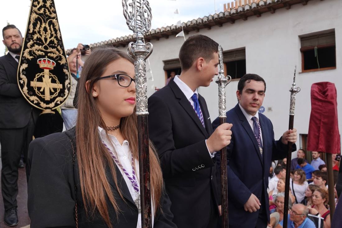 Así ha sido el recorrido de la Virgen de la Aurora por las calles de Granada