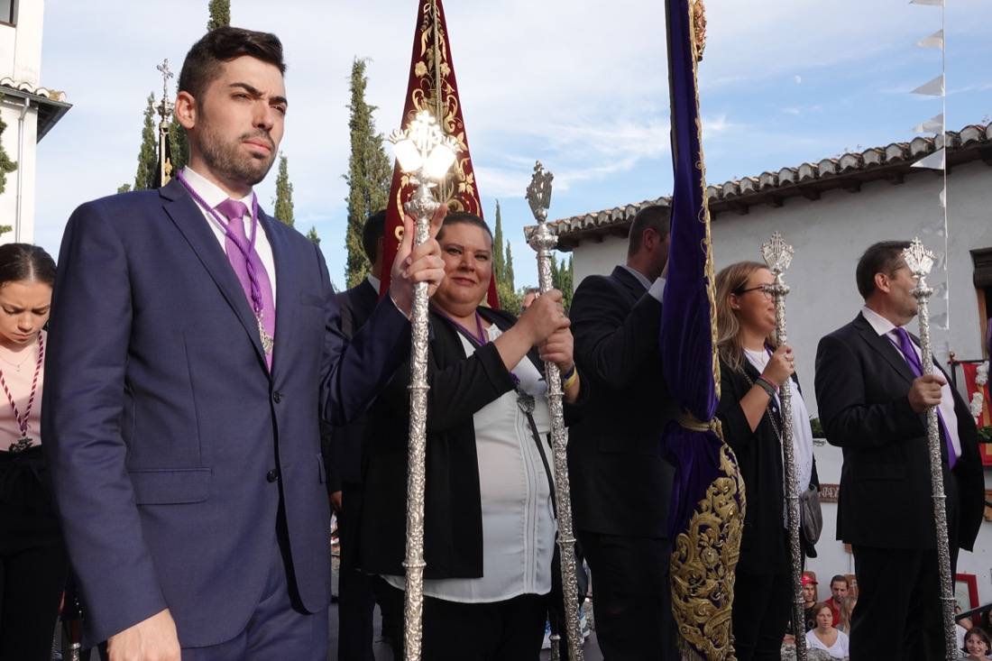 Así ha sido el recorrido de la Virgen de la Aurora por las calles de Granada