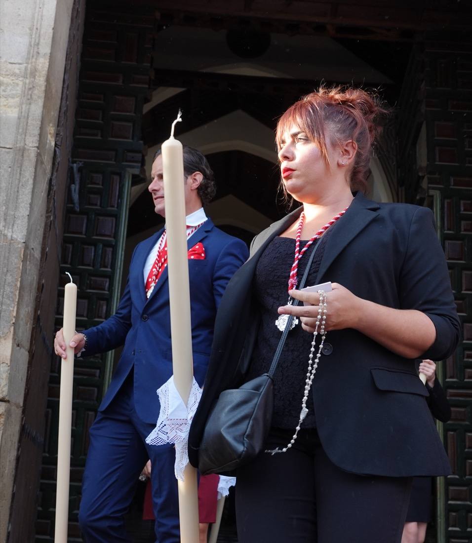 Así ha sido el recorrido de la Virgen de la Aurora por las calles de Granada