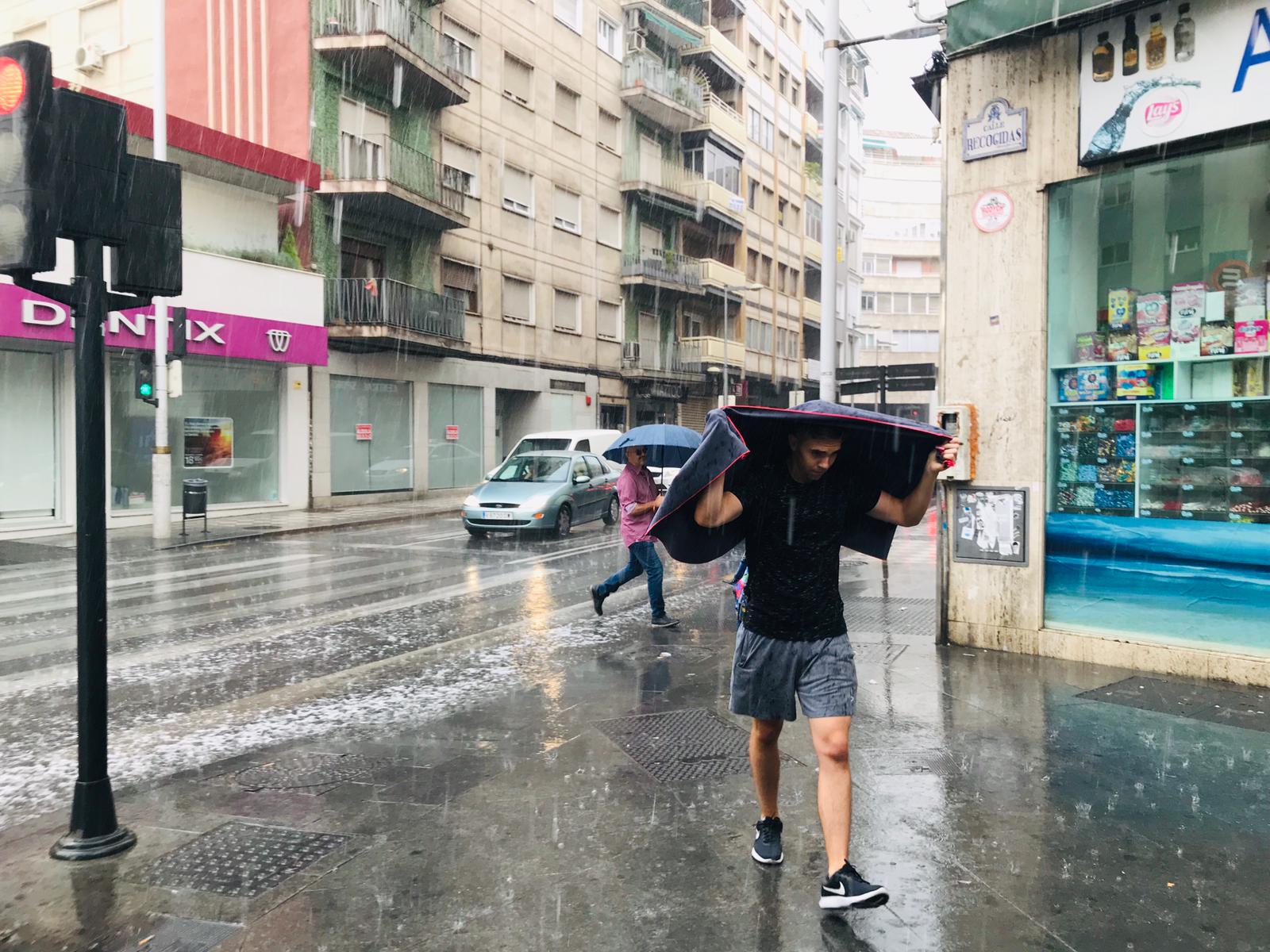 El aviso amarillo de Meteorología está activo entre las 12.00 y las 21.00 hora de este sábado