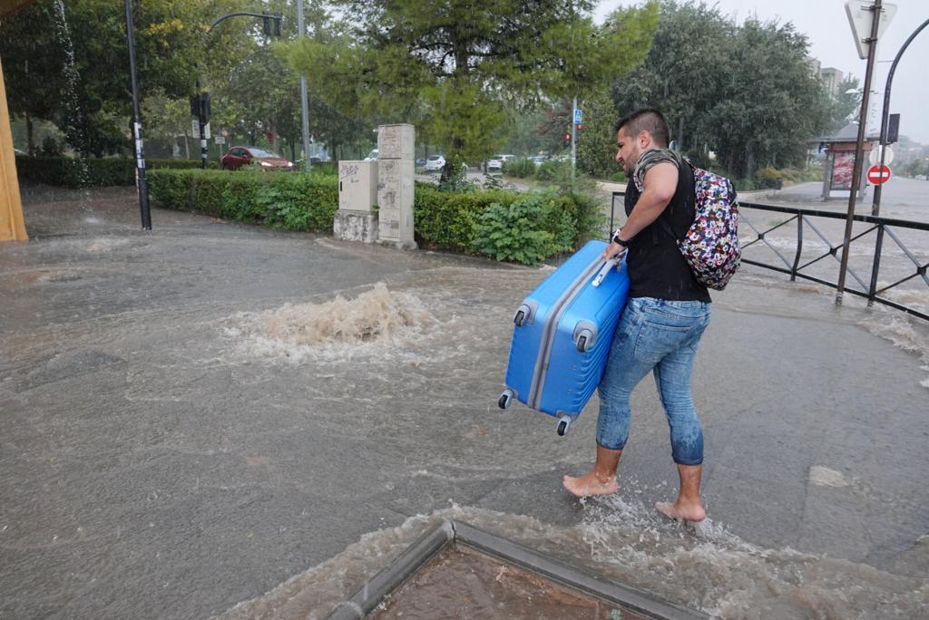 Fotos: Una gran tormenta inunda Granada y deja más de 150 incidencias