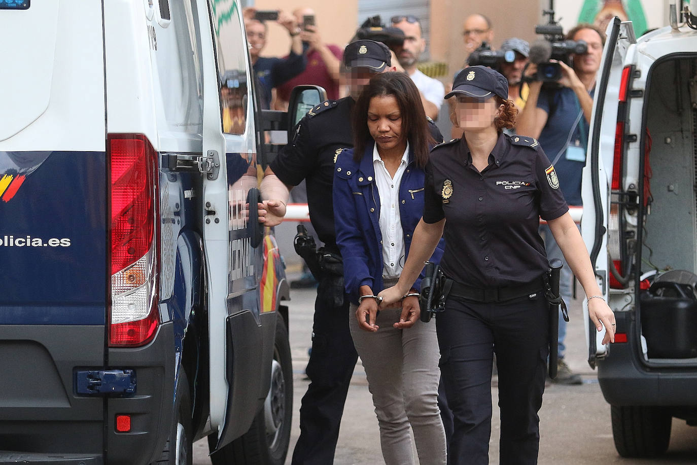 Este martes ha comenzado la ronda de declaraciones con la acusada y los padres del menor en la Audiencia de Almería