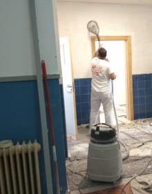 Imagen secundaria 2 - El colegio San Francisco de Cájar, de obras pocos días antes del inicio del curso escolar.