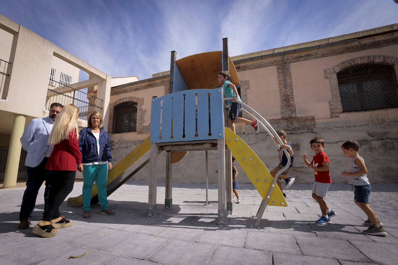 Más de 5.500 alumnos inician sus clases en Motril, en un comienzo de curso sin incidentes