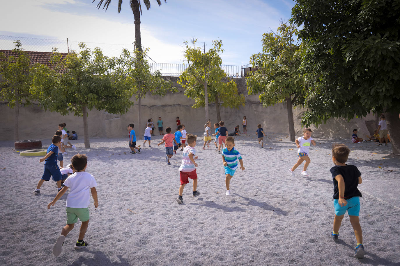 Más de 5.500 alumnos inician sus clases en Motril, en un comienzo de curso sin incidentes