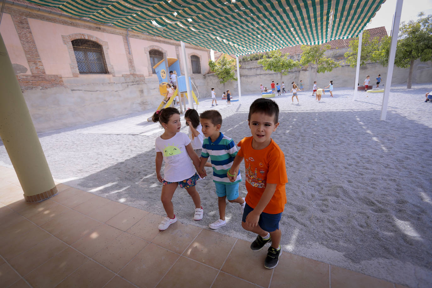 Más de 5.500 alumnos inician sus clases en Motril, en un comienzo de curso sin incidentes