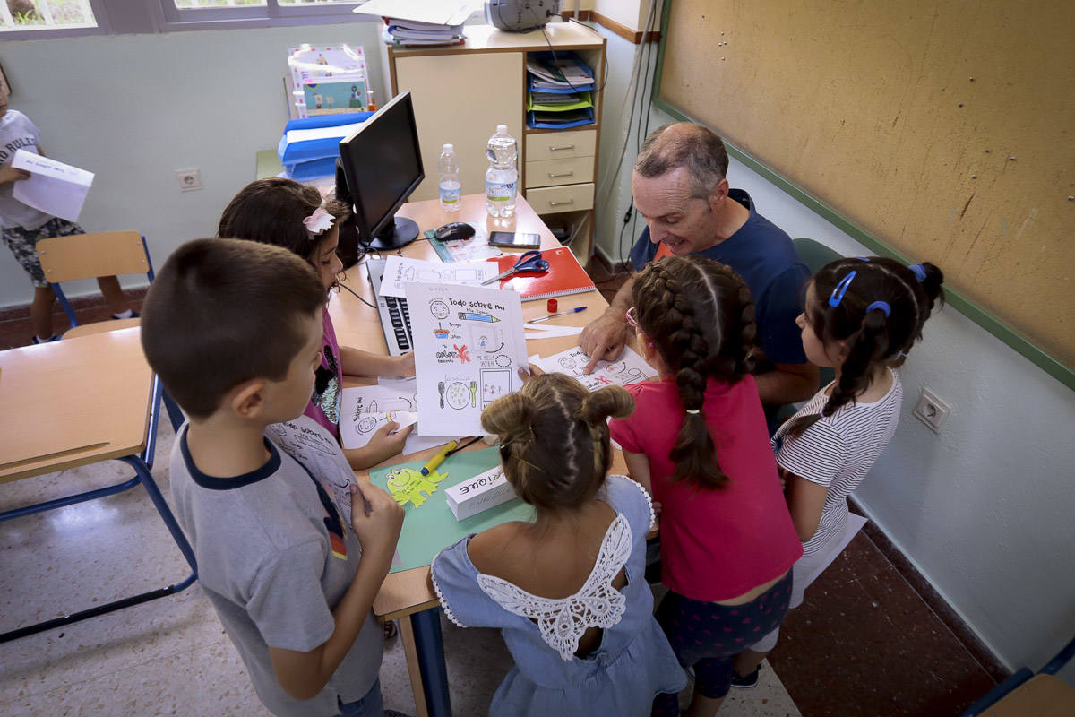 Miles de pequeños de la capital y la provincia han regresado este martes a las aulas para el curso académico 2019/2020 