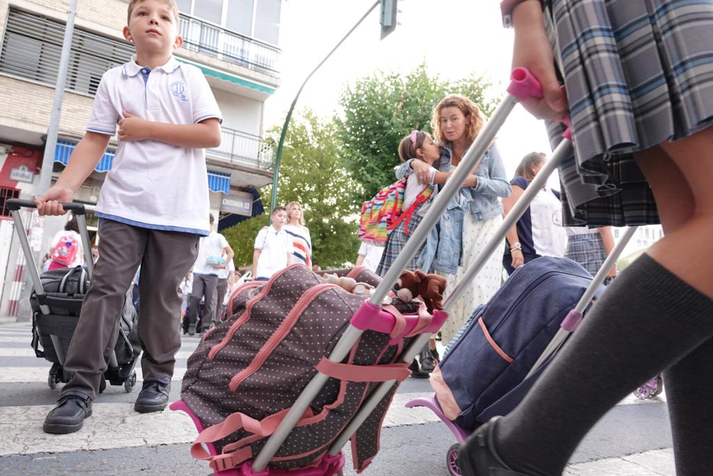 Miles de pequeños de la capital y la provincia han regresado este martes a las aulas para el curso académico 2019/2020 