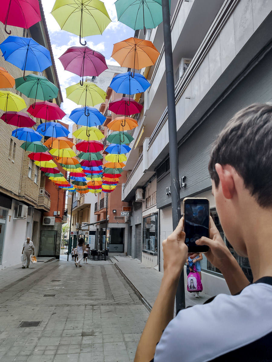 Motril, decorada con paraguas de colores