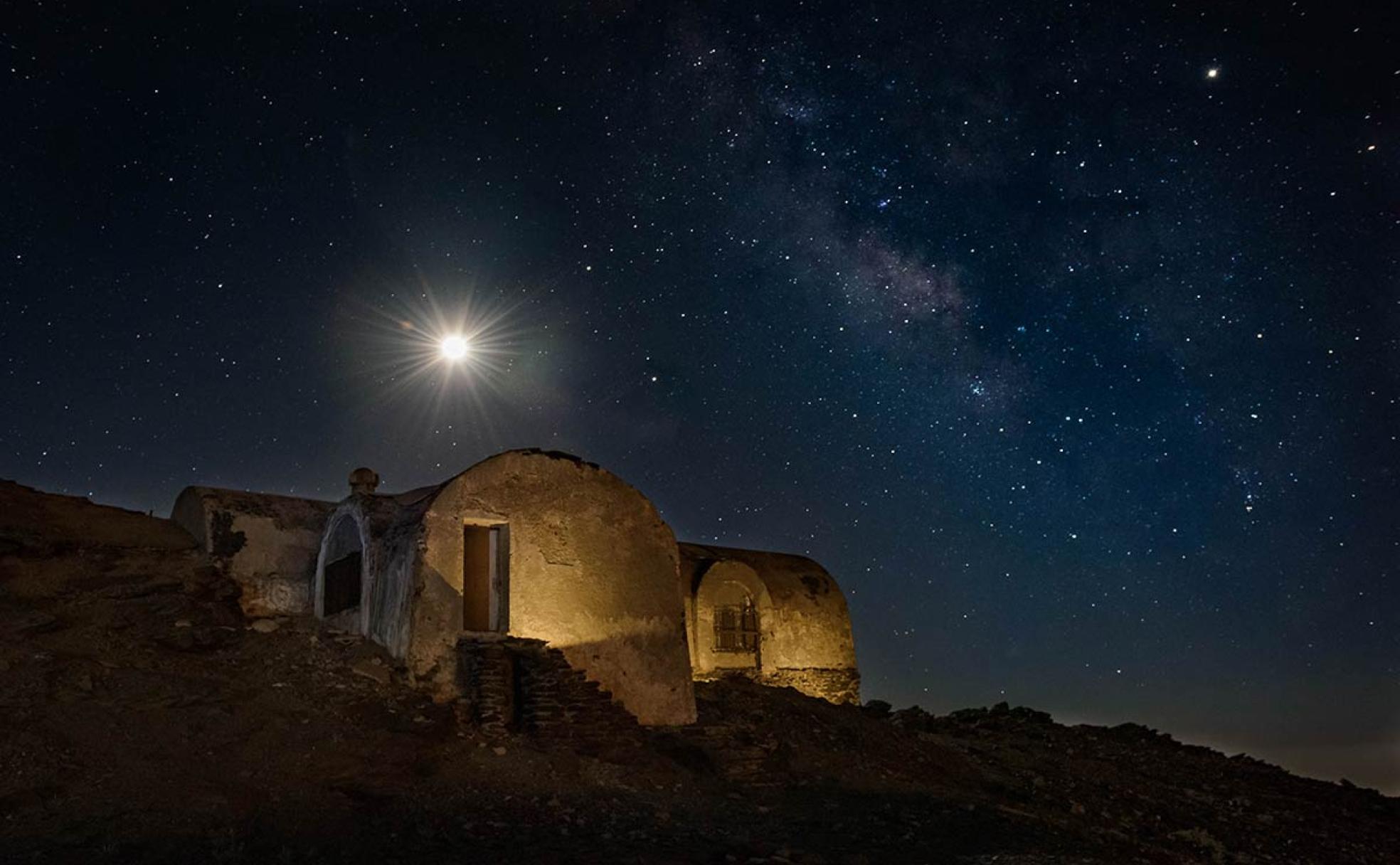Refugio Elorrieta de noche 