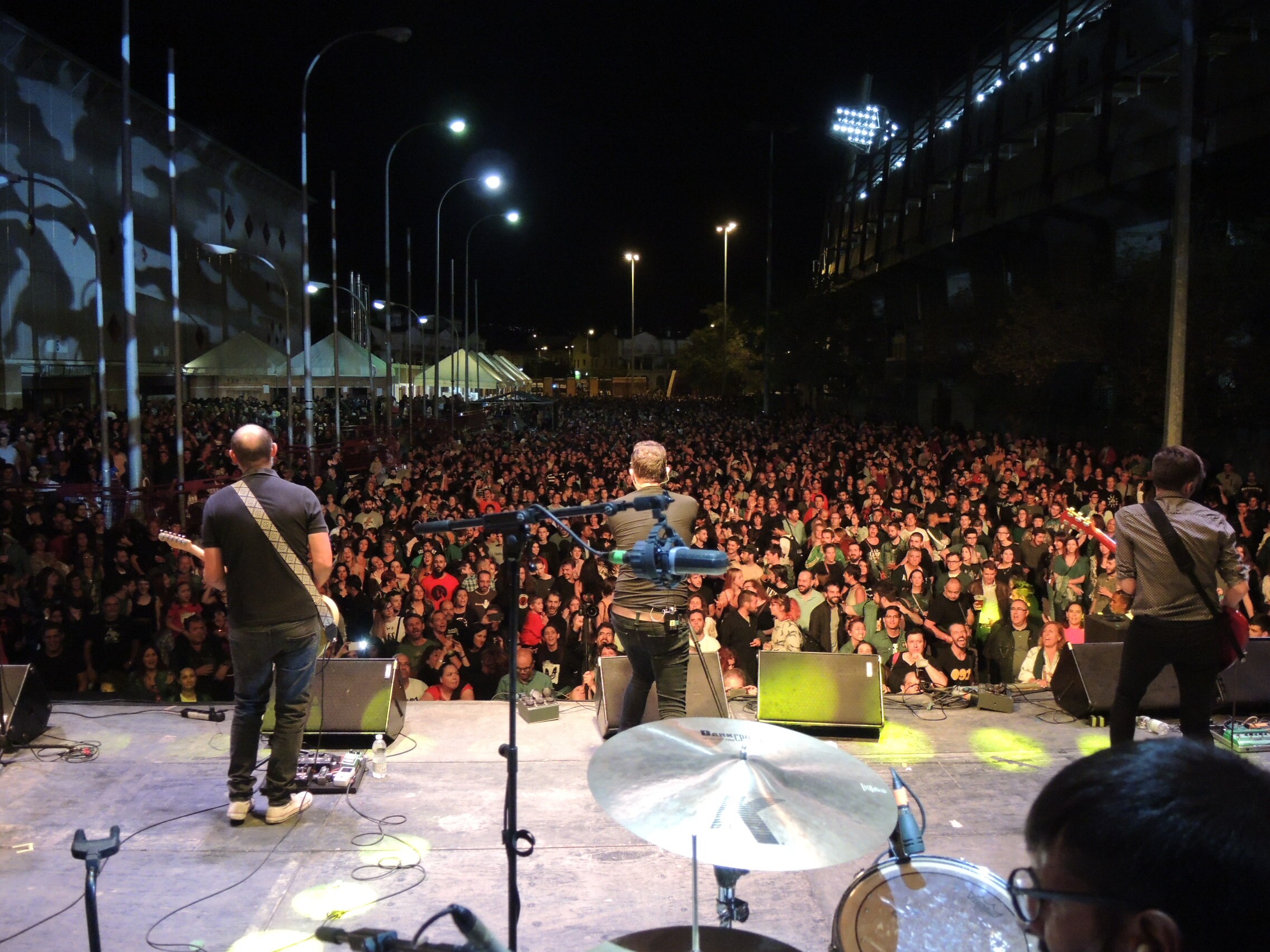 La segunda de las tres entregas del popular festival granadino, con incremento notable de asistencia para la 'noche del mestizaje'