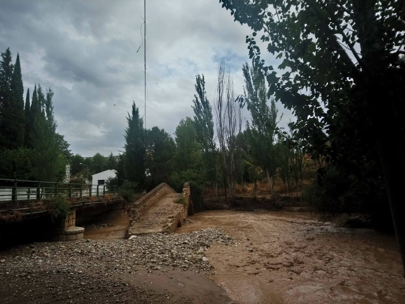 El río Salado de Riofrío, muy próximo a llegar a su máximo caudal