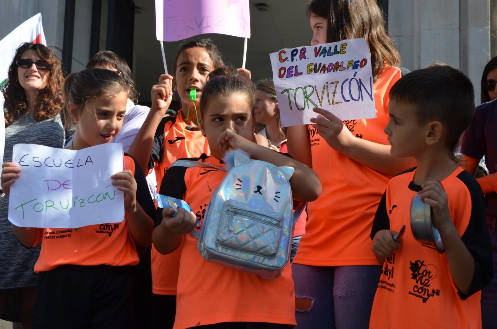 Los alumnos de Bérchules y Torvizcón han comenzado una huelga indefinida por la que no volverán a clase hasta que se solucione esta situación