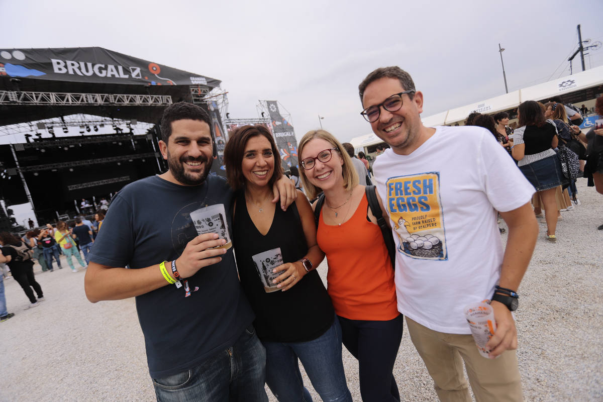 El festival con el que 'acaba el verano' reúne a miles de personas en el Cortijo del Conde de Granada 