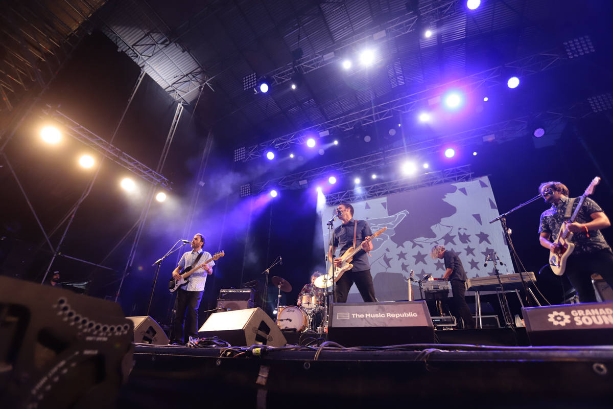 El festival con el que 'acaba el verano' reúne a miles de personas en el Cortijo del Conde de Granada 