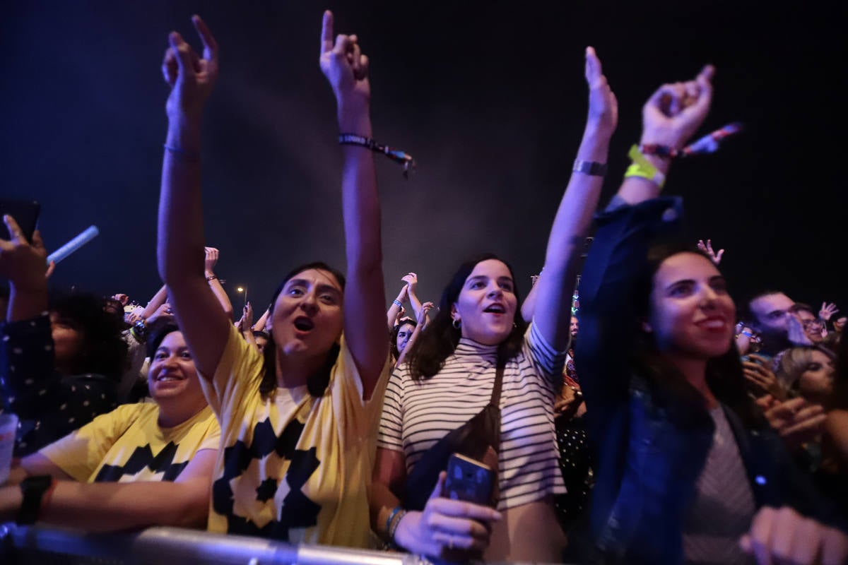 El festival con el que 'acaba el verano' reúne a miles de personas en el Cortijo del Conde de Granada 