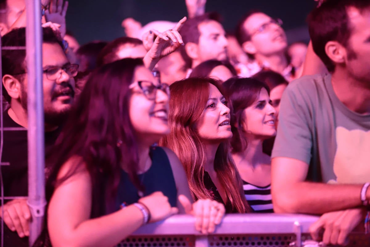 El festival con el que 'acaba el verano' reúne a miles de personas en el Cortijo del Conde de Granada 