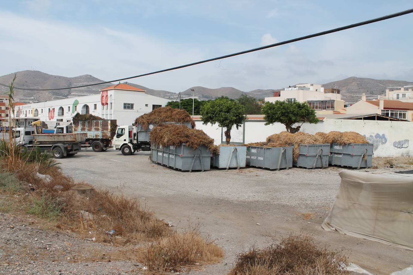 El cierre de la planta de reciclaje de Motril tras sufrir dos incendios está provocando una «parálisis» en el sector agrícola 