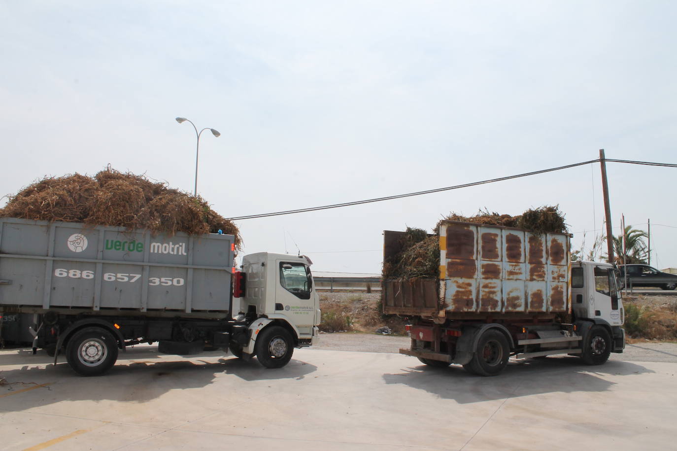 El cierre de la planta de reciclaje de Motril tras sufrir dos incendios está provocando una «parálisis» en el sector agrícola 