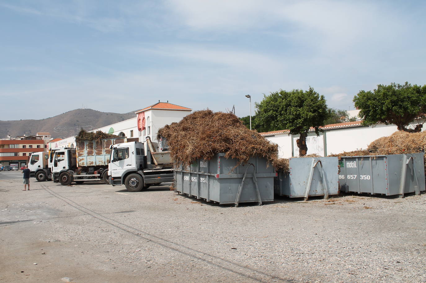 El cierre de la planta de reciclaje de Motril tras sufrir dos incendios está provocando una «parálisis» en el sector agrícola 