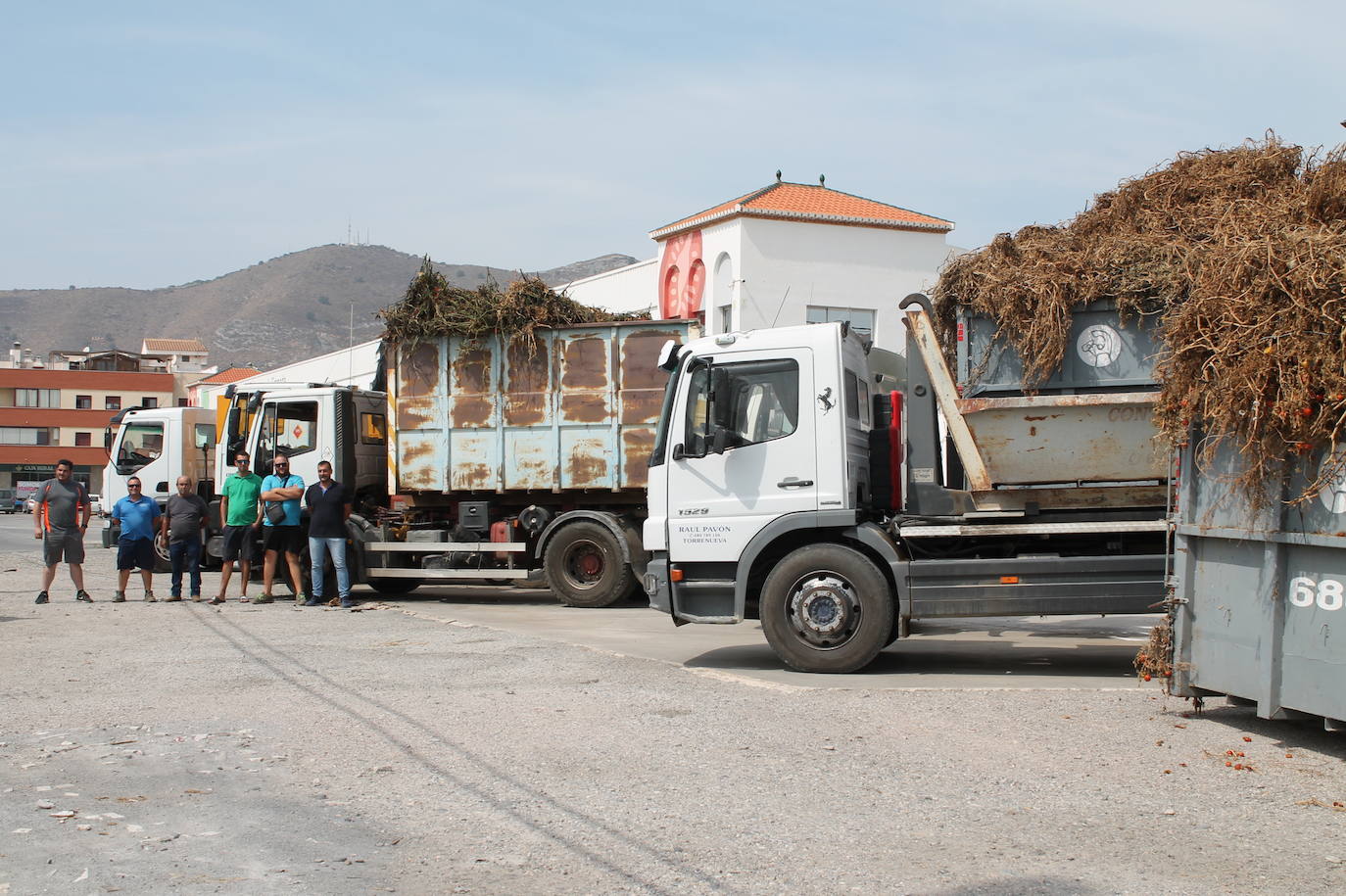 El cierre de la planta de reciclaje de Motril tras sufrir dos incendios está provocando una «parálisis» en el sector agrícola 