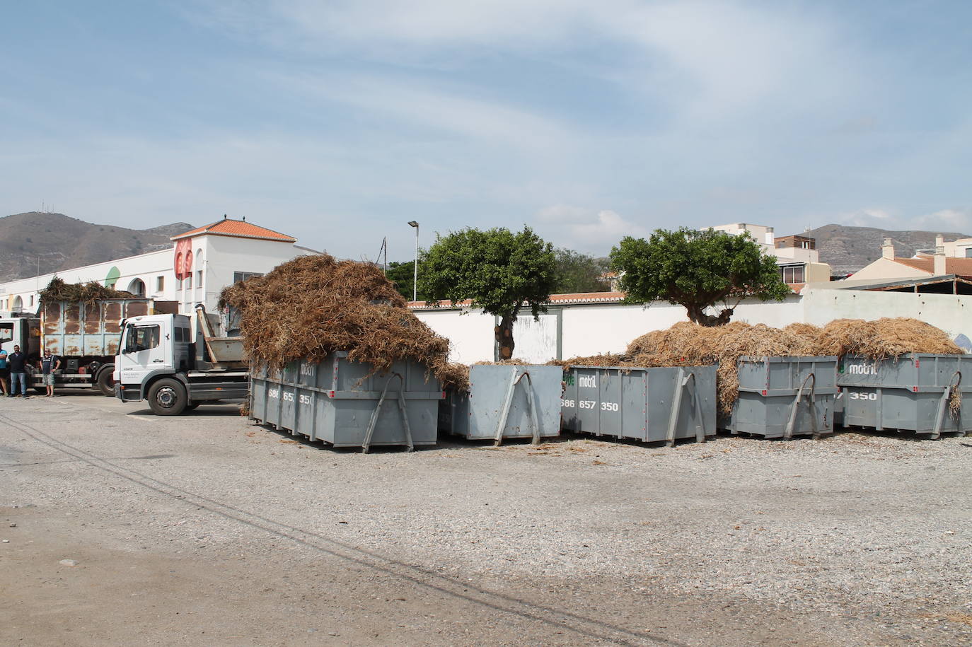 El cierre de la planta de reciclaje de Motril tras sufrir dos incendios está provocando una «parálisis» en el sector agrícola 