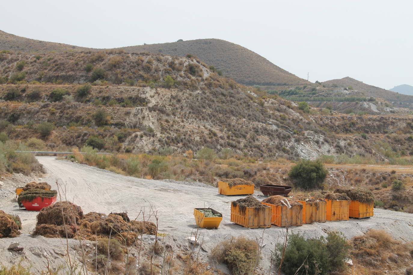 El cierre de la planta de reciclaje de Motril tras sufrir dos incendios está provocando una «parálisis» en el sector agrícola 