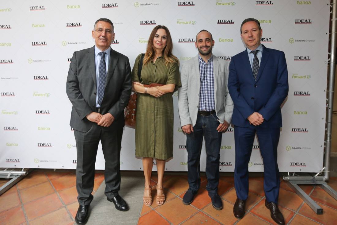 El Hotel Santa Paula ha acogido esta mañana las jornadas Bankia Forward, donde el CEO de Innsai, Jesús Navarro, ha repasado las principales tendencias de la innovación empresarial en un evento organizado por IDEAL