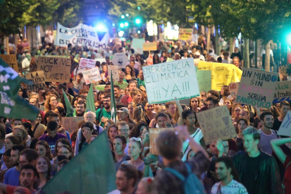 El evento ecologista ha caminado las calles de la capital en dirección al Ayuntamiento