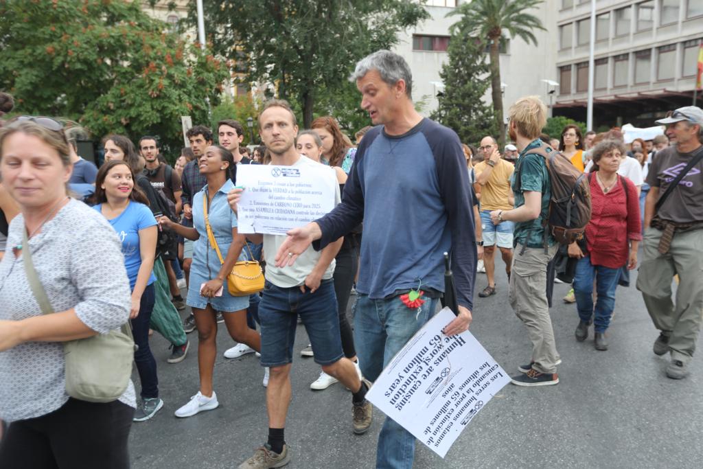 El evento ecologista ha caminado las calles de la capital en dirección al Ayuntamiento