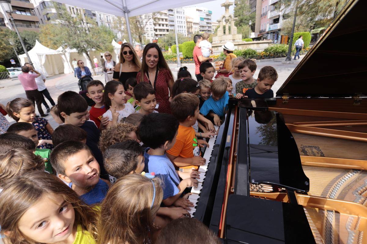Estos instrumentos están ubicados en siete plazas emblemáticas de la ciudad, haciendo que la ciudad suene mejor