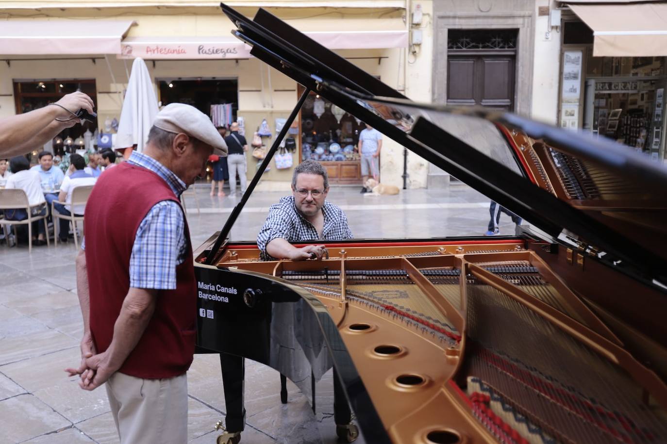 Estos instrumentos están ubicados en siete plazas emblemáticas de la ciudad, haciendo que la ciudad suene mejor